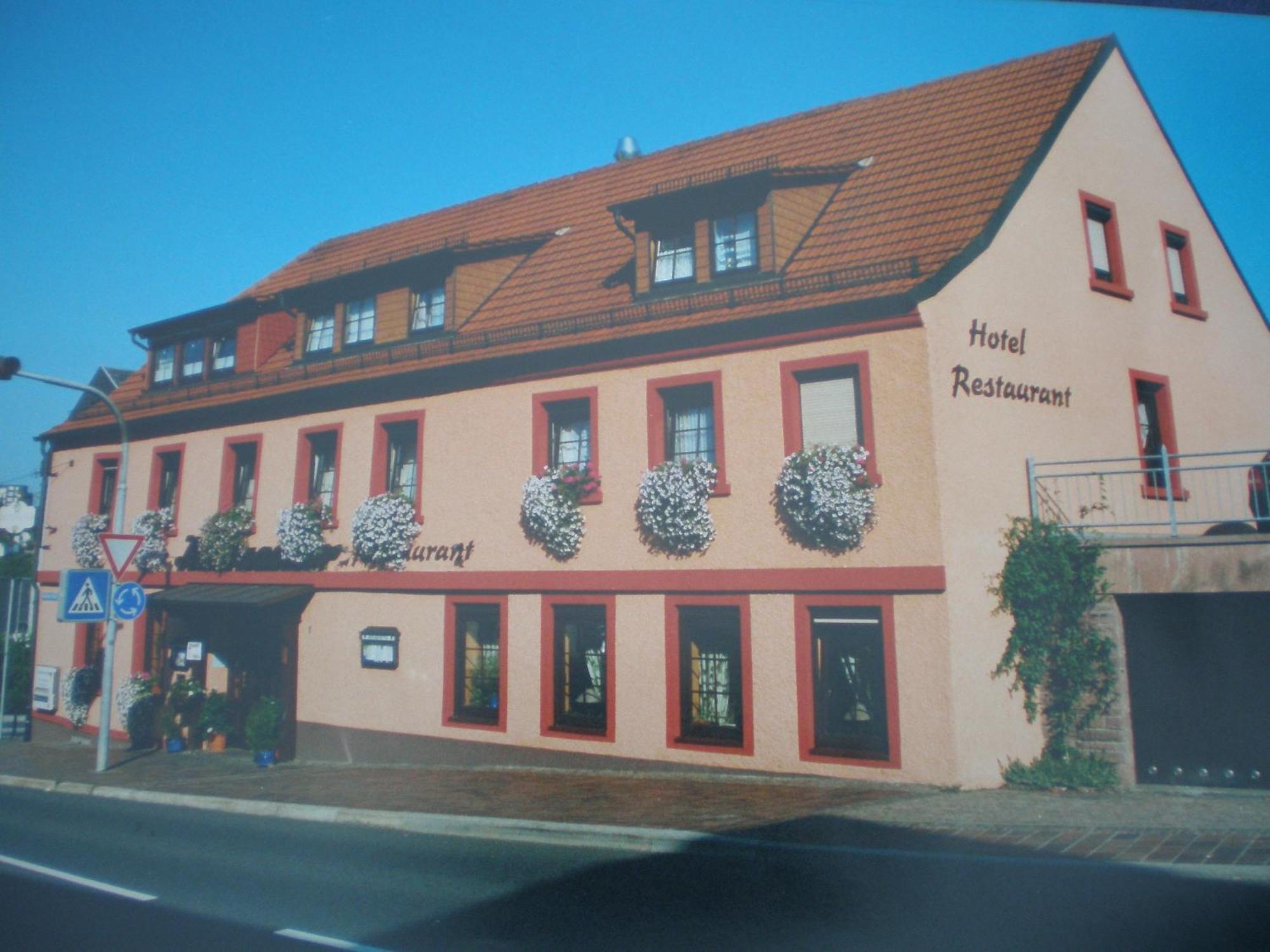 Hotel Restaurant Reichsadler 부헨 외부 사진
