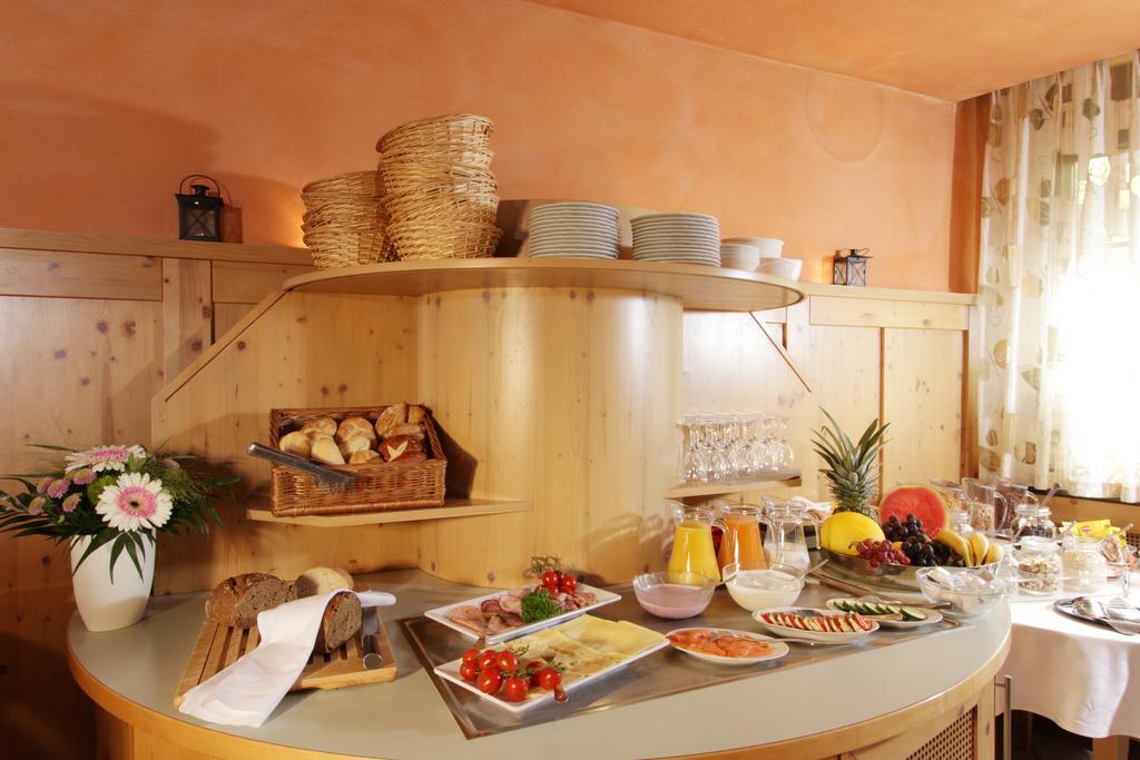 Hotel Restaurant Reichsadler 부헨 외부 사진